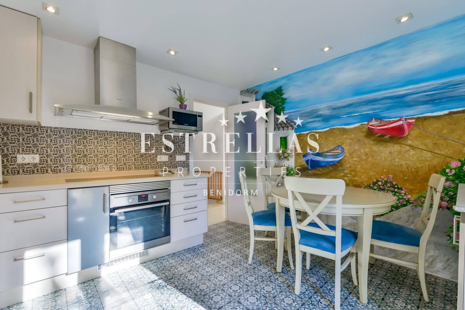 4 bedroom Villa for sale in Finestrat with pool garage - € 950,000 (Ref: 9770984)