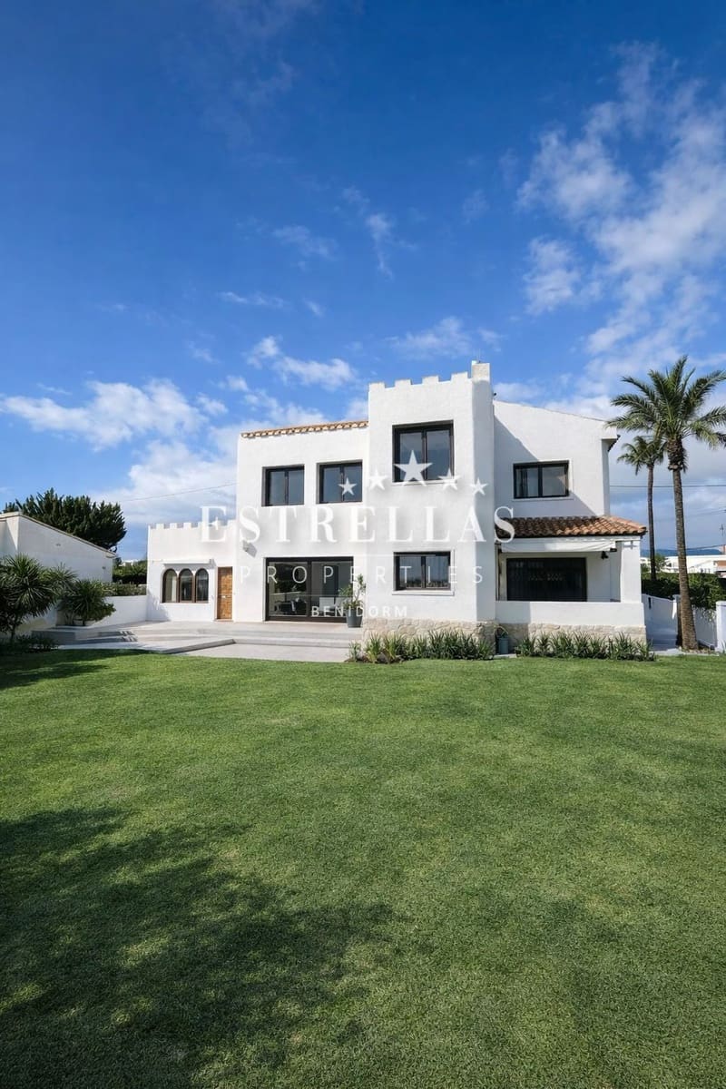 6 sovrum Villa till salu i Calpe / Calp med pool garage - 450 000 € (Ref: 9782140)