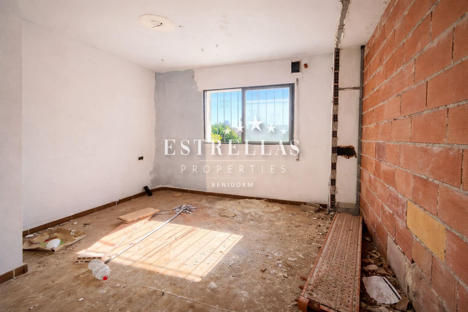 6 sovrum Villa till salu i Calpe / Calp med pool garage - 450 000 € (Ref: 9782140)