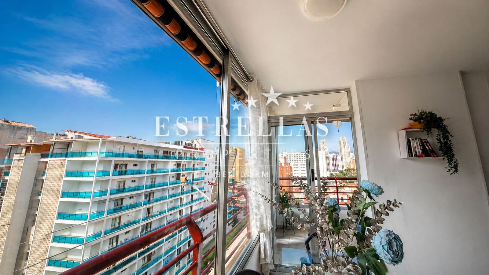 2 bedroom Apartment for sale in Benidorm with pool garage - € 215,000 (Ref: 9802667)