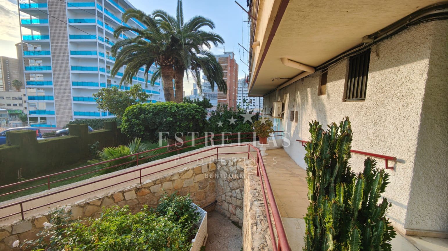 2 bedroom Apartment for sale in Benidorm with pool garage - € 215,000 (Ref: 9802667)