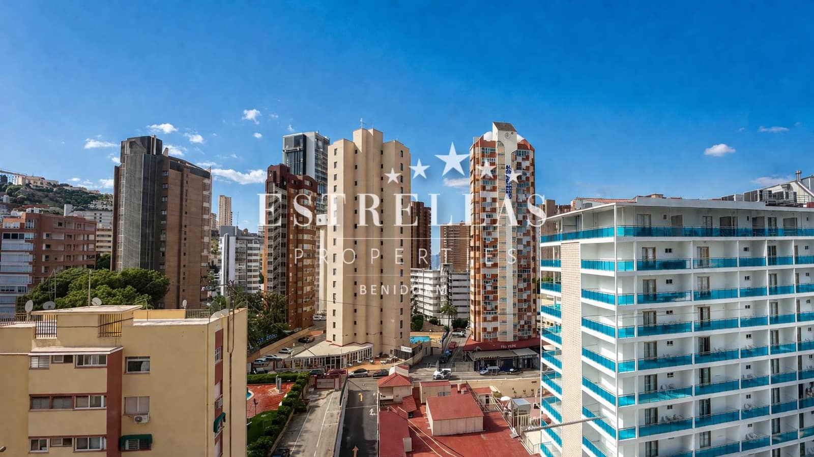 2 bedroom Apartment for sale in Benidorm with pool garage - € 215,000 (Ref: 9802667)