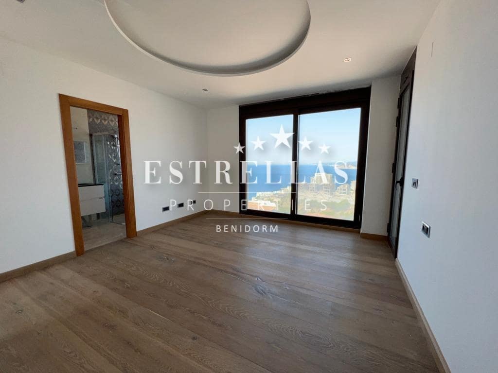 4 soverom Villa til salgs i Benidorm med svømmebasseng garasje - € 2 500 000 (Ref: 9805436)
