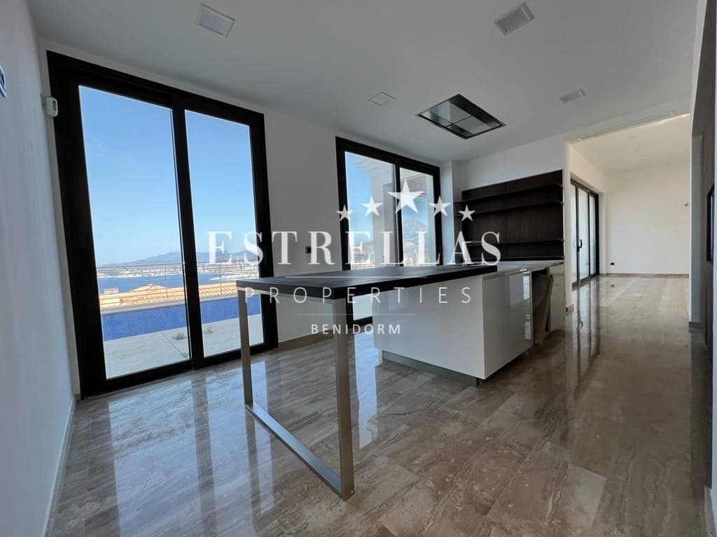 4 soverom Villa til salgs i Benidorm med svømmebasseng garasje - € 2 500 000 (Ref: 9805436)