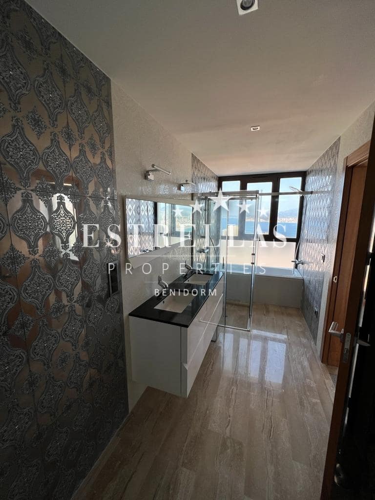 4 soverom Villa til salgs i Benidorm med svømmebasseng garasje - € 2 500 000 (Ref: 9805436)