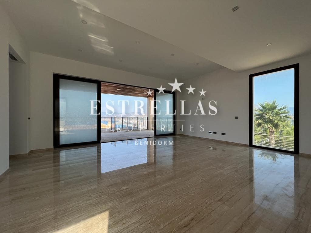 4 soverom Villa til salgs i Benidorm med svømmebasseng garasje - € 2 500 000 (Ref: 9805436)