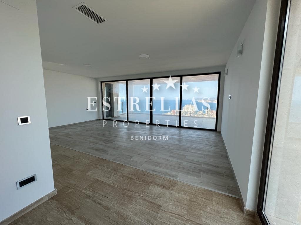 4 soverom Villa til salgs i Benidorm med svømmebasseng garasje - € 2 500 000 (Ref: 9805436)