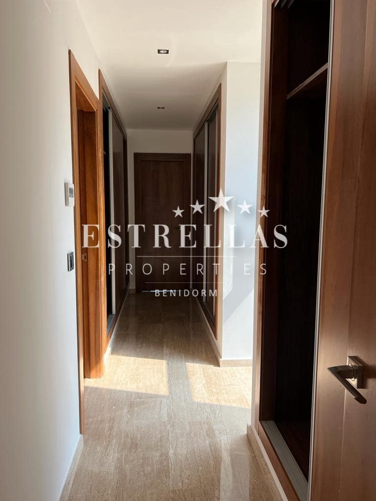 4 soverom Villa til salgs i Benidorm med svømmebasseng garasje - € 2 500 000 (Ref: 9805436)