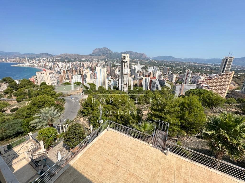 4 soverom Villa til salgs i Benidorm med svømmebasseng garasje - € 2 500 000 (Ref: 9805436)