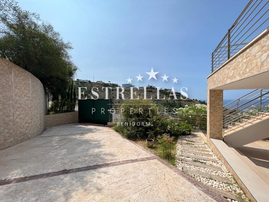 4 soverom Villa til salgs i Benidorm med svømmebasseng garasje - € 2 500 000 (Ref: 9805436)