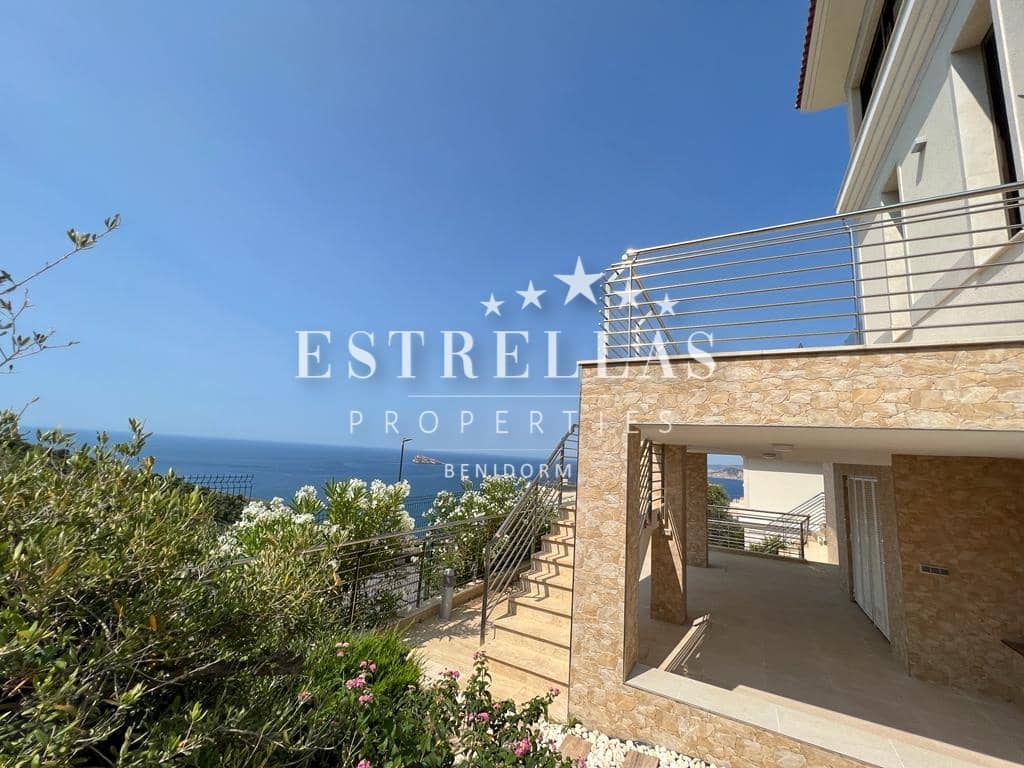 4 soverom Villa til salgs i Benidorm med svømmebasseng garasje - € 2 500 000 (Ref: 9805436)