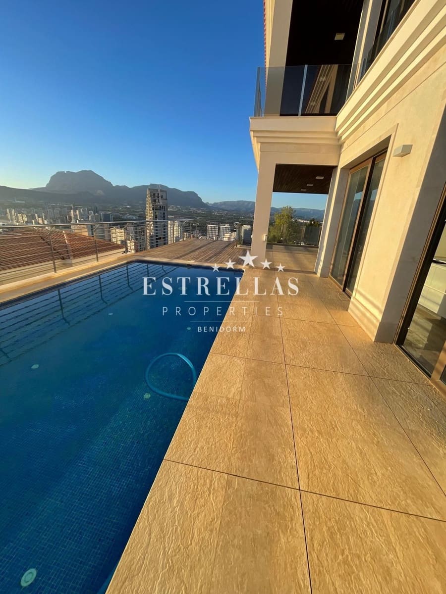 4 soverom Villa til salgs i Benidorm med svømmebasseng garasje - € 2 500 000 (Ref: 9805436)