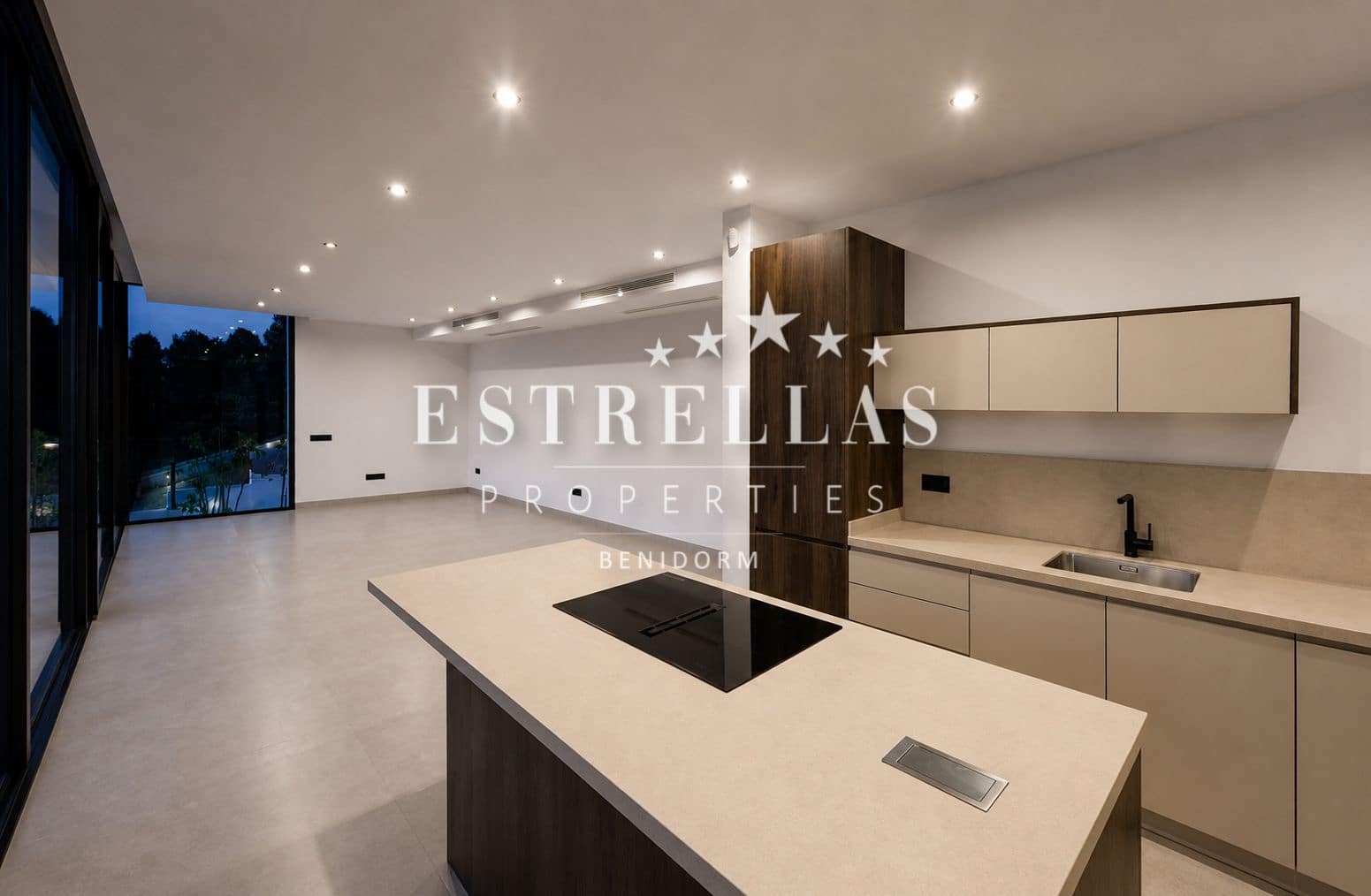 3 chambre Villa/Maison à vendre à Calpe / Calp avec piscine garage - 1 135 000 € (Ref: 9816398)
