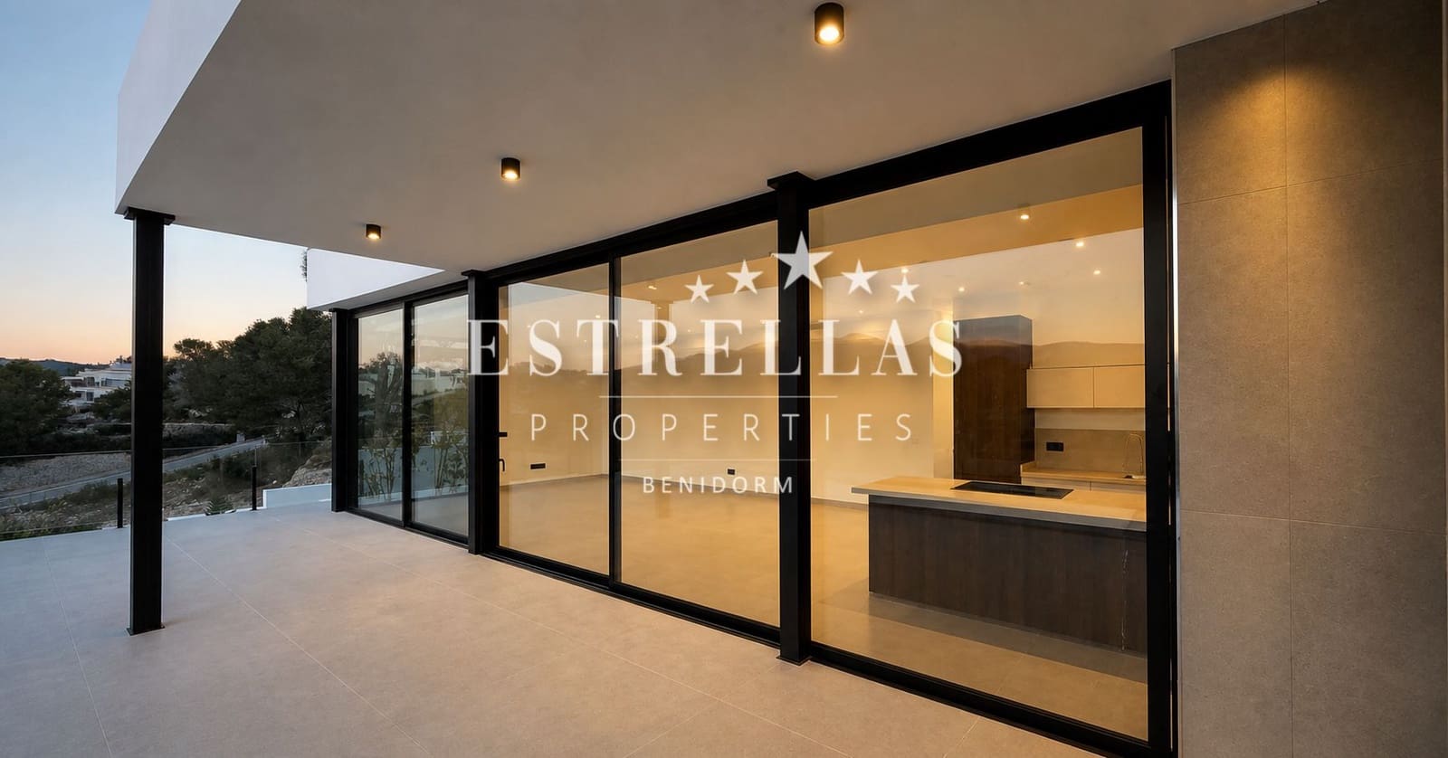 3 chambre Villa/Maison à vendre à Calpe / Calp avec piscine garage - 1 135 000 € (Ref: 9816398)
