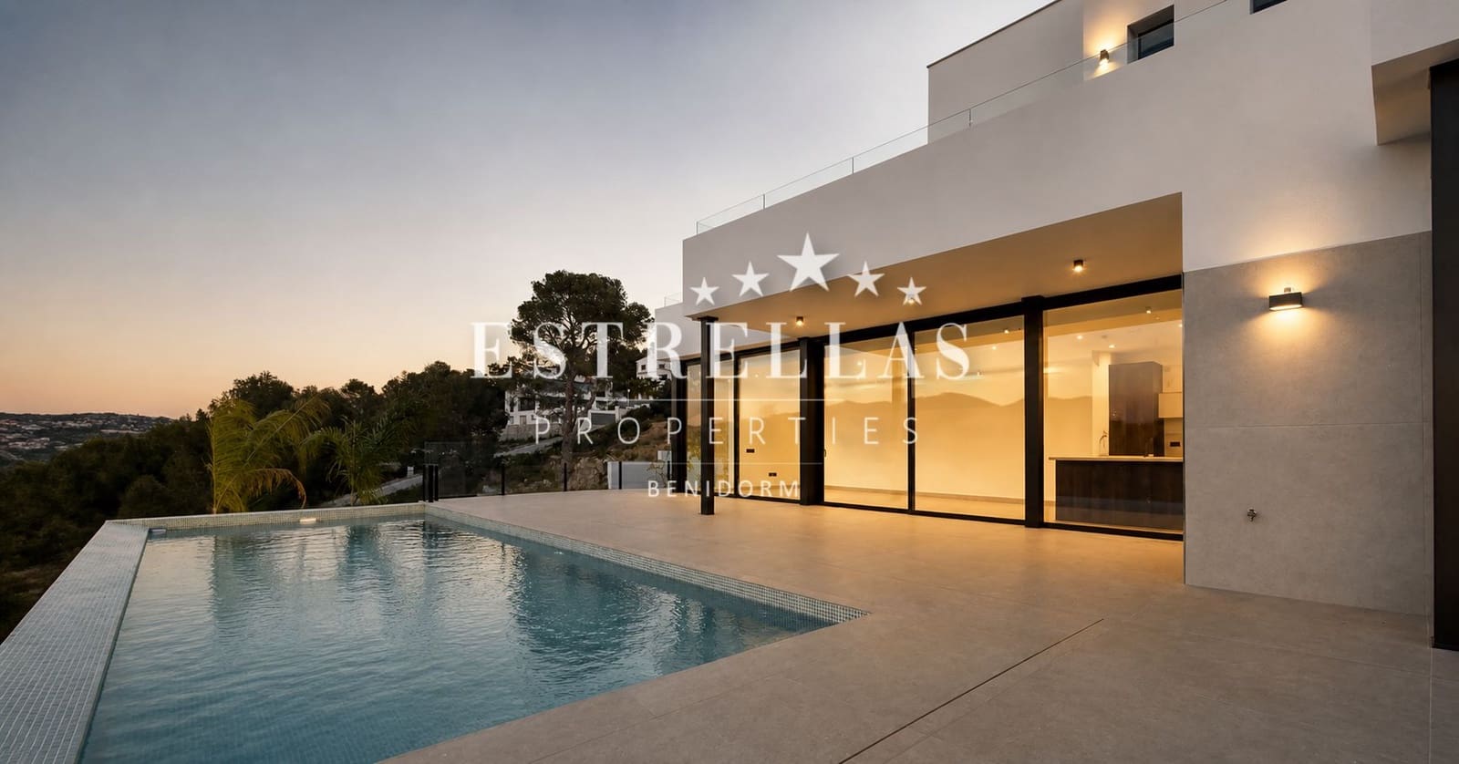 3 chambre Villa/Maison à vendre à Calpe / Calp avec piscine garage - 1 135 000 € (Ref: 9816398)