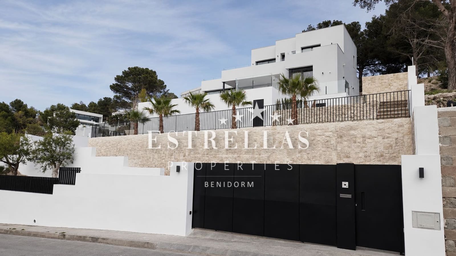 3 bedroom Villa for sale in Calpe / Calp with pool garage - € 1,135,000 (Ref: 9816398)