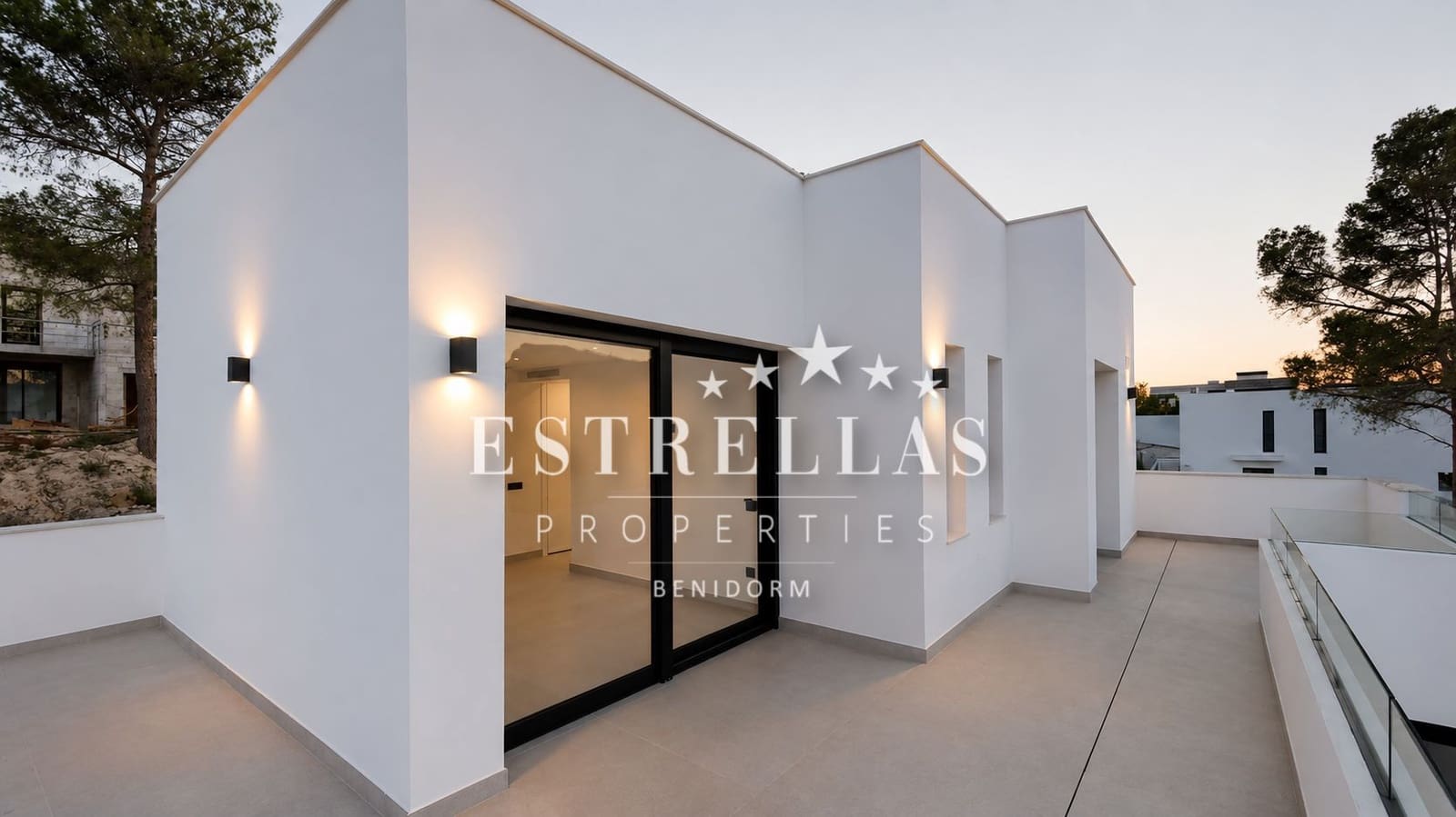 3 bedroom Villa for sale in Calpe / Calp with pool garage - € 1,135,000 (Ref: 9816398)
