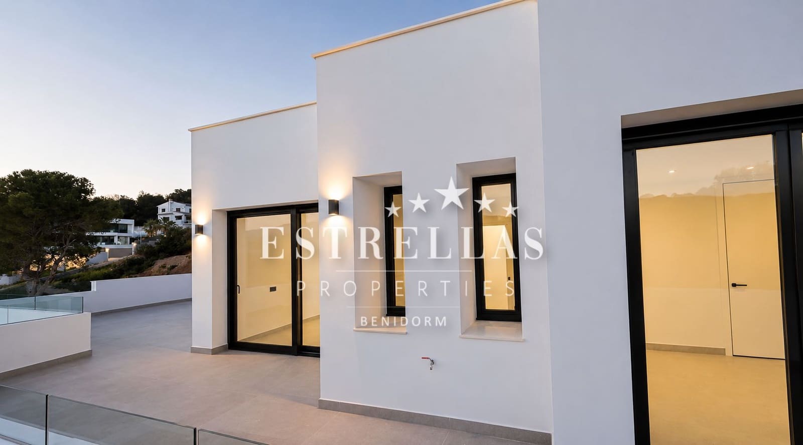 3 bedroom Villa for sale in Calpe / Calp with pool garage - € 1,135,000 (Ref: 9816398)
