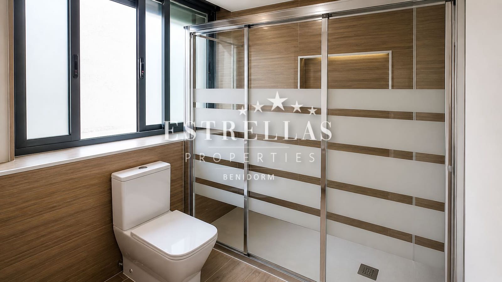 2 soveværelse Penthouse til salg i Benidorm med swimmingpool garage - € 890.000 (Ref: 9821184)