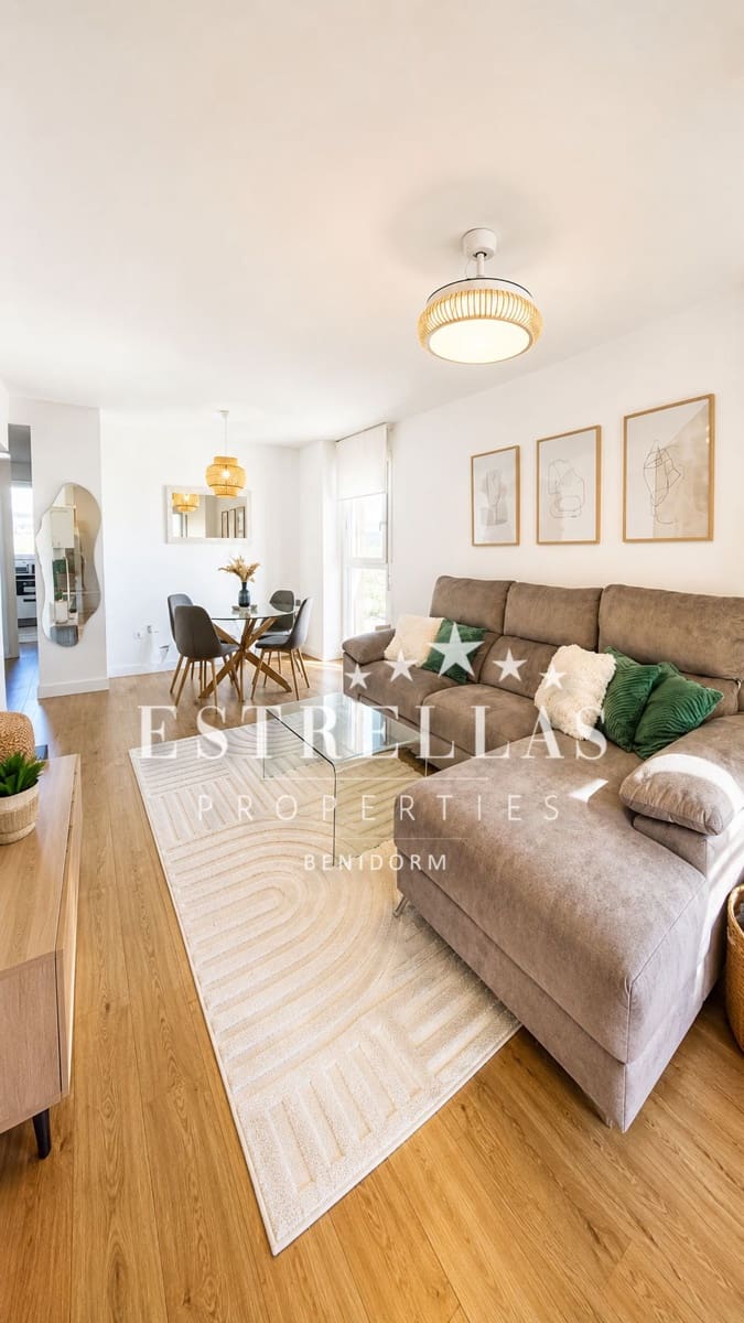 3 makuuhuone Huoneisto myytävänä paikassa La Villajoyosa / Vila Joiosa mukana uima-altaan 
autotalli - 350 000 € (Ref: 9823896)