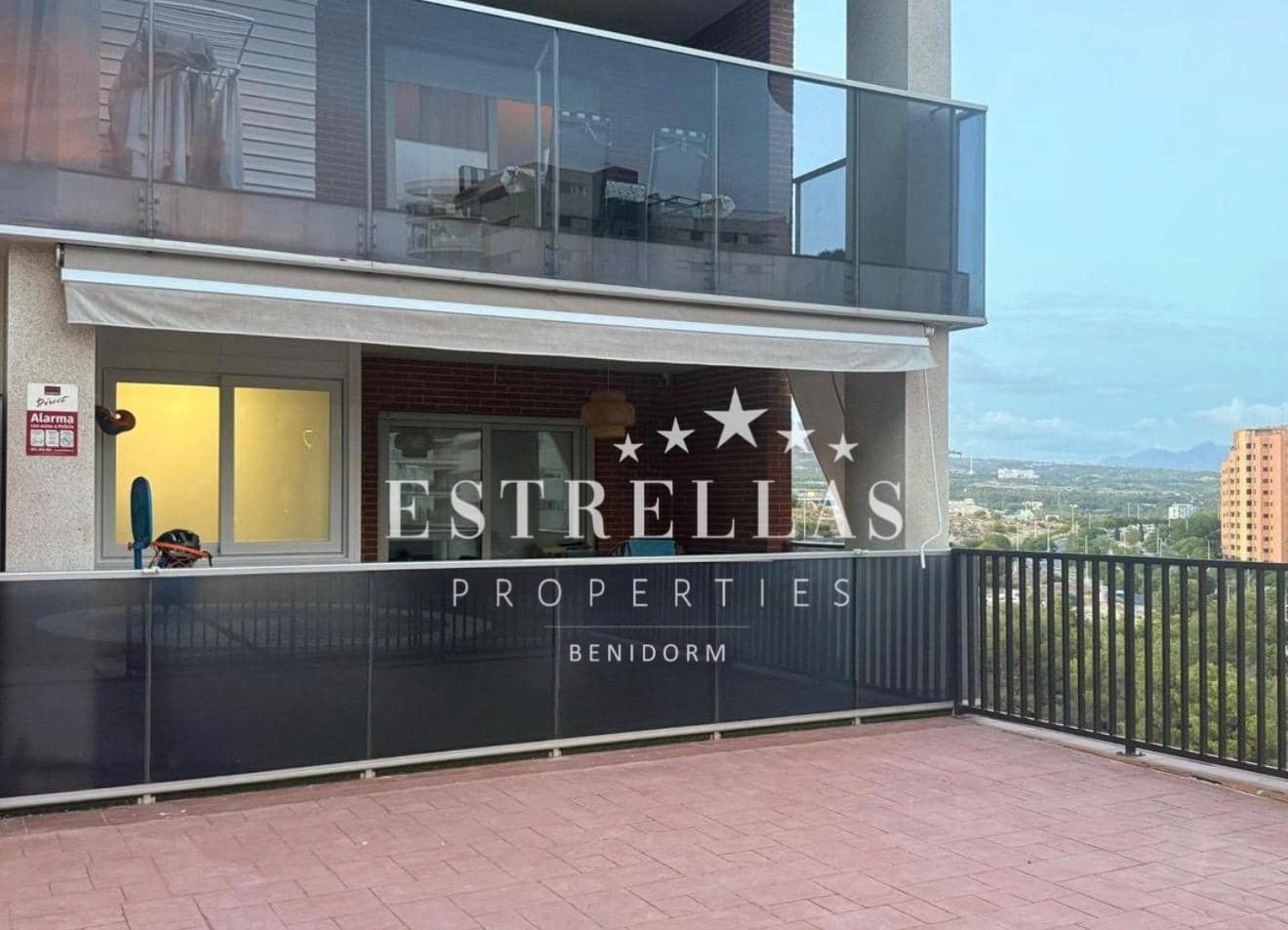 3 makuuhuone Huoneisto myytävänä paikassa La Villajoyosa / Vila Joiosa mukana uima-altaan 
autotalli - 350 000 € (Ref: 9823896)