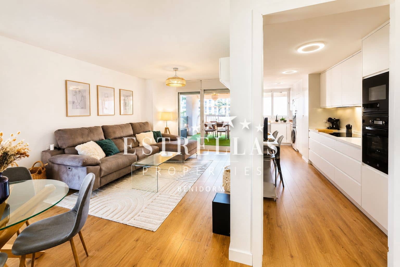 3 makuuhuone Huoneisto myytävänä paikassa La Villajoyosa / Vila Joiosa mukana uima-altaan 
autotalli - 350 000 € (Ref: 9823896)