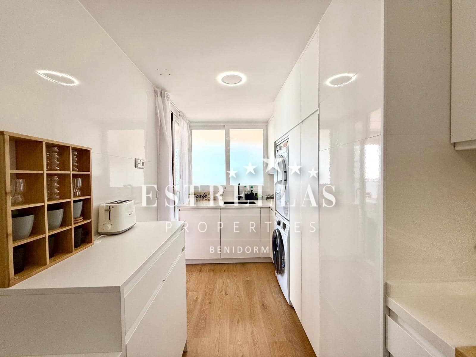 3 makuuhuone Huoneisto myytävänä paikassa La Villajoyosa / Vila Joiosa mukana uima-altaan 
autotalli - 350 000 € (Ref: 9823896)