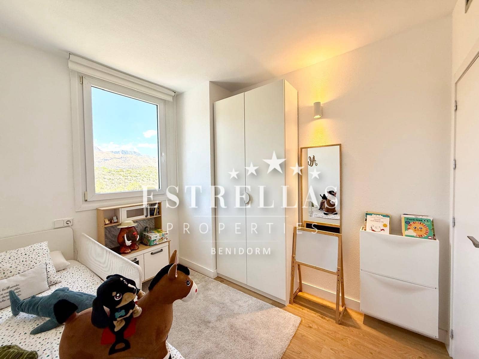 3 makuuhuone Huoneisto myytävänä paikassa La Villajoyosa / Vila Joiosa mukana uima-altaan 
autotalli - 350 000 € (Ref: 9823896)