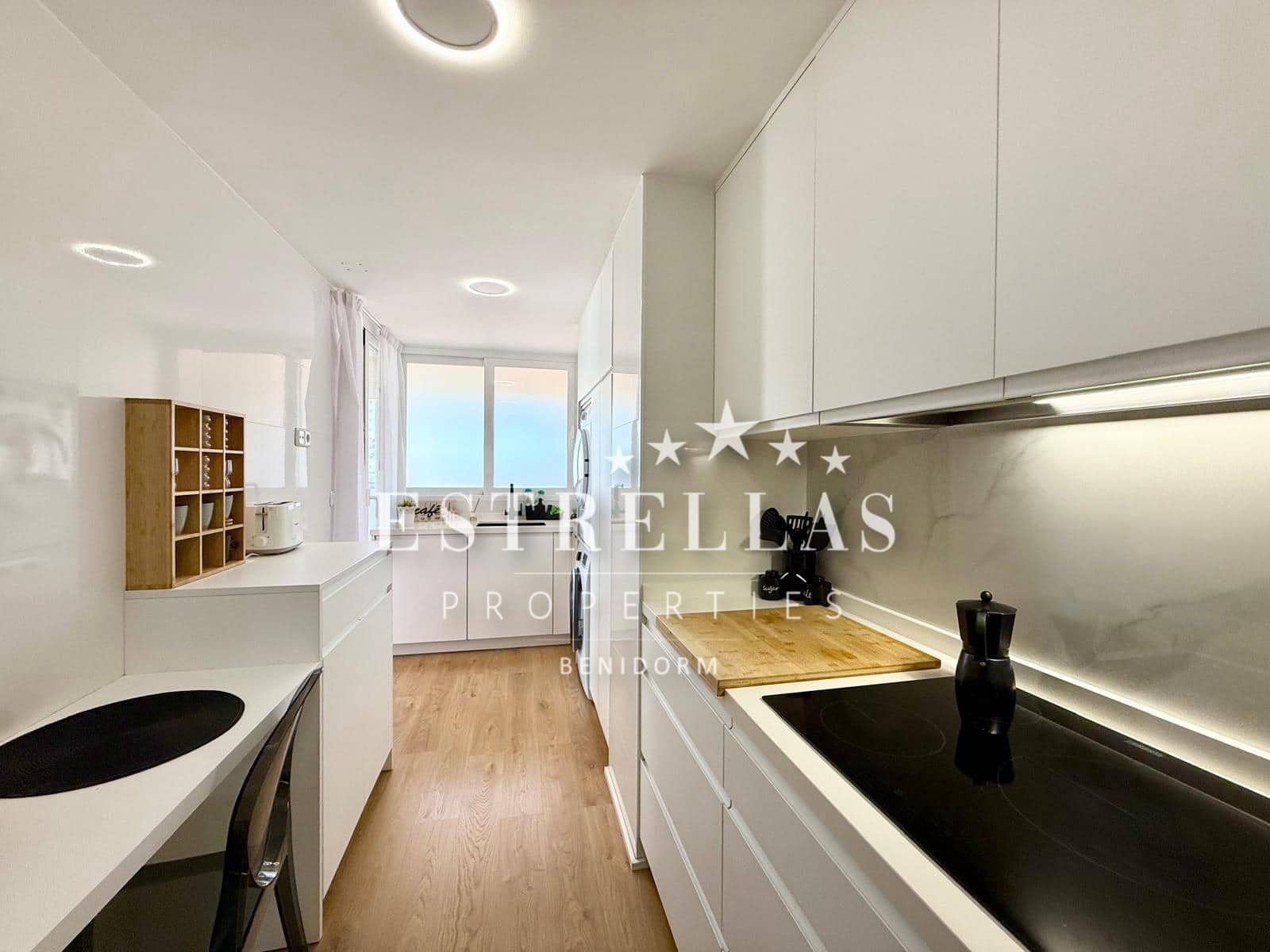 3 makuuhuone Huoneisto myytävänä paikassa La Villajoyosa / Vila Joiosa mukana uima-altaan 
autotalli - 350 000 € (Ref: 9823896)