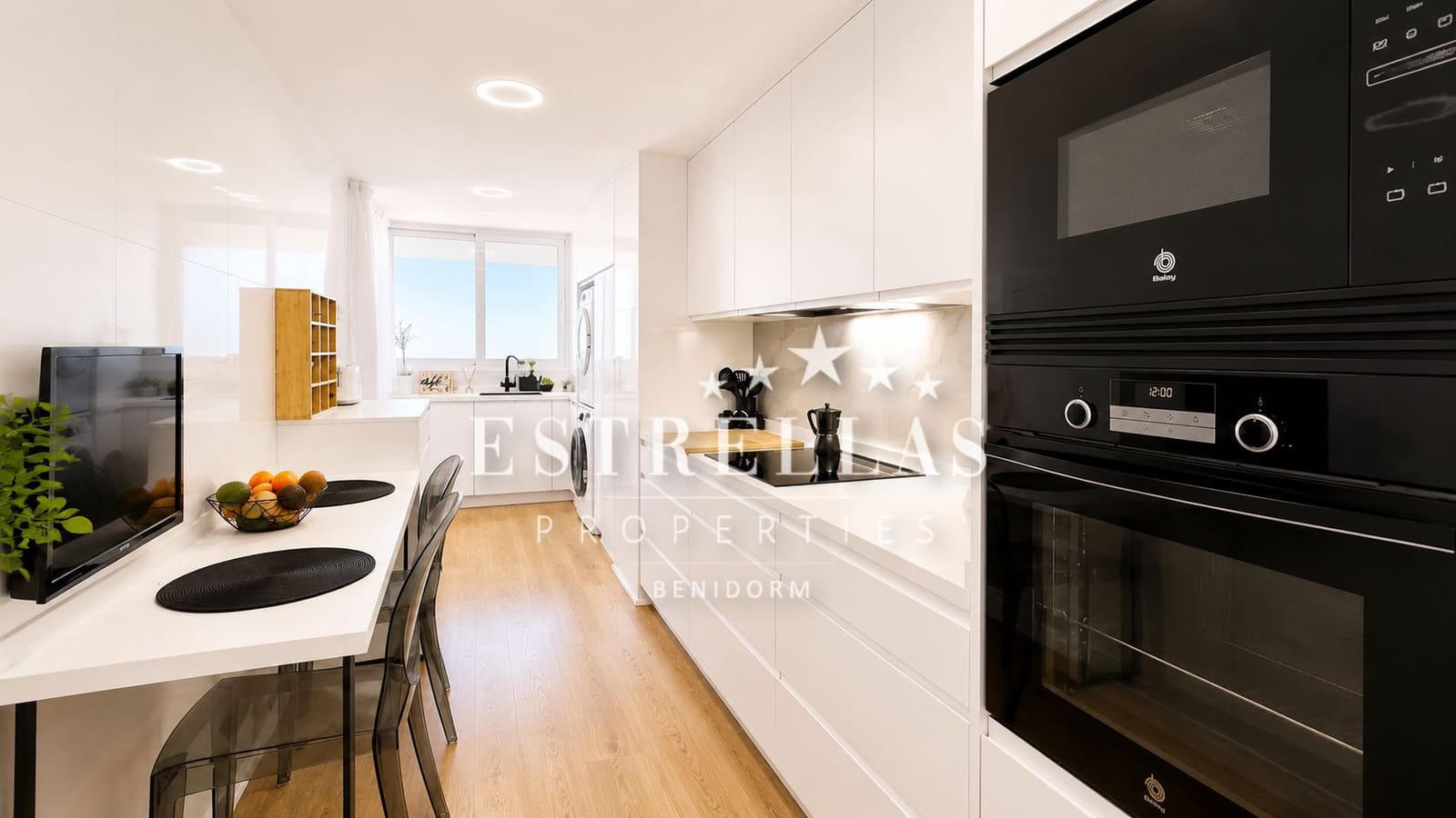 3 makuuhuone Huoneisto myytävänä paikassa La Villajoyosa / Vila Joiosa mukana uima-altaan 
autotalli - 350 000 € (Ref: 9823896)