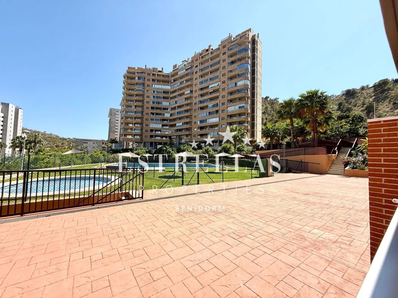 3 makuuhuone Huoneisto myytävänä paikassa La Villajoyosa / Vila Joiosa mukana uima-altaan 
autotalli - 350 000 € (Ref: 9823896)