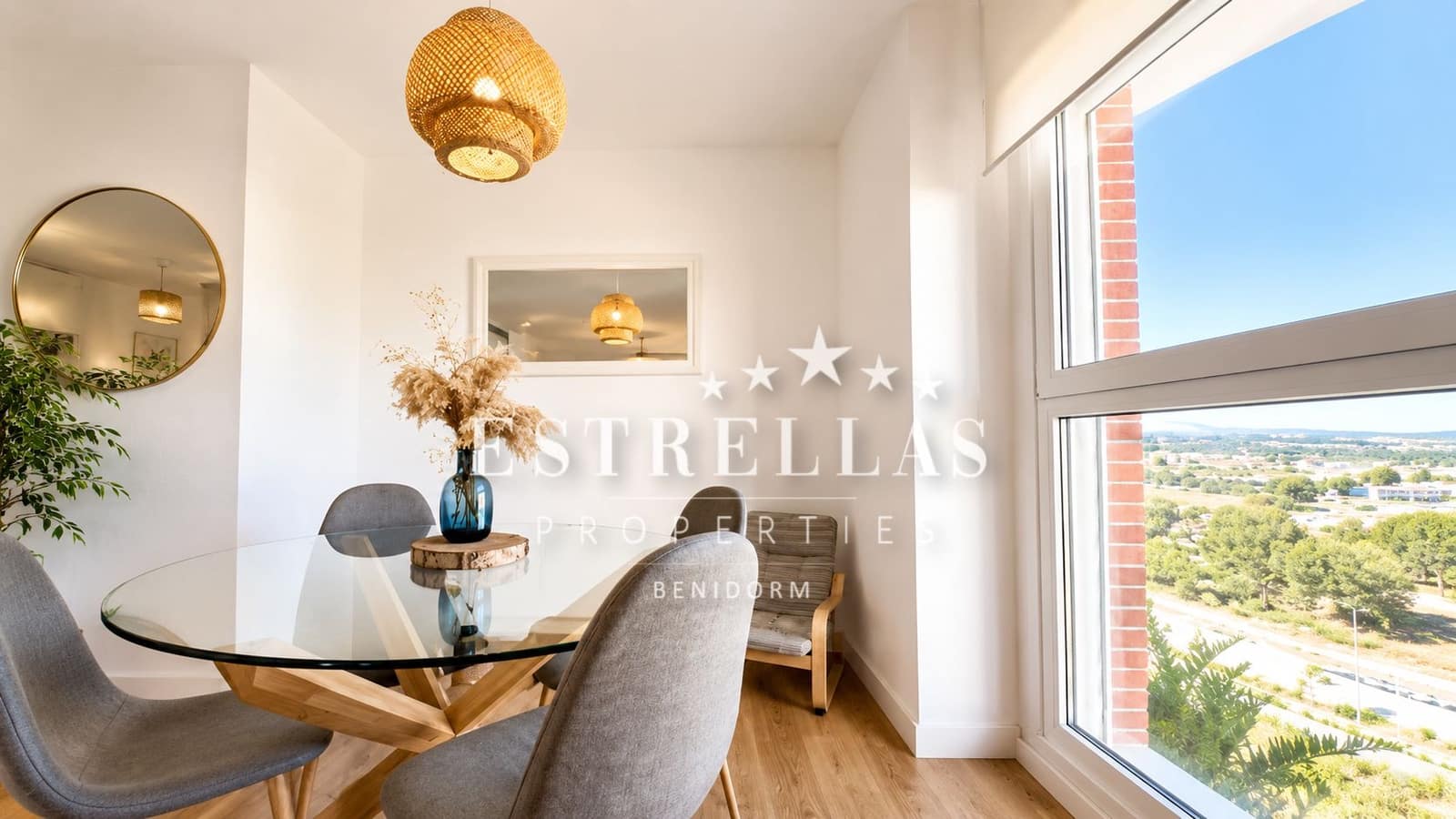 3 makuuhuone Huoneisto myytävänä paikassa La Villajoyosa / Vila Joiosa mukana uima-altaan 
autotalli - 350 000 € (Ref: 9823896)