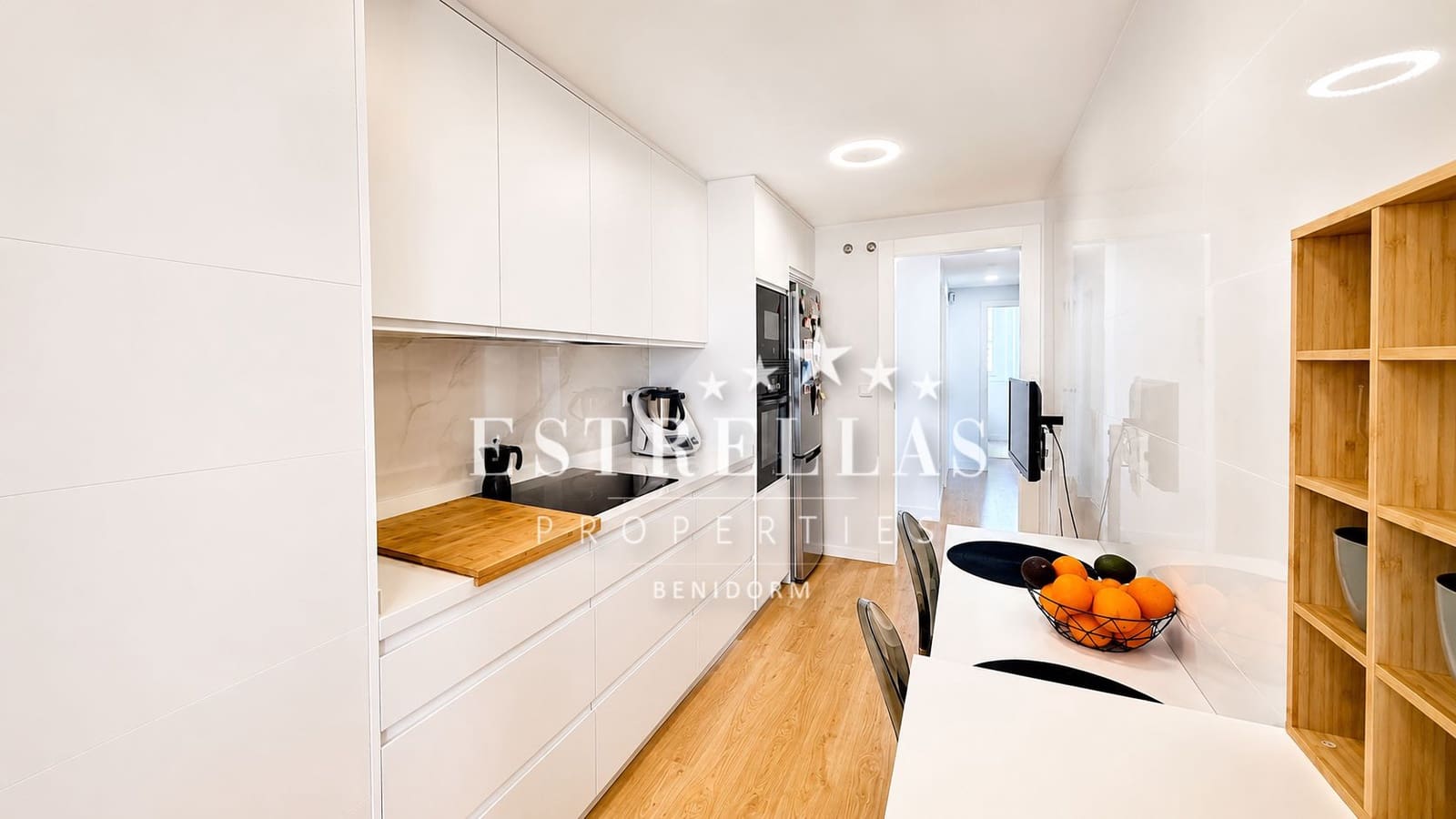 3 makuuhuone Huoneisto myytävänä paikassa La Villajoyosa / Vila Joiosa mukana uima-altaan 
autotalli - 350 000 € (Ref: 9823896)