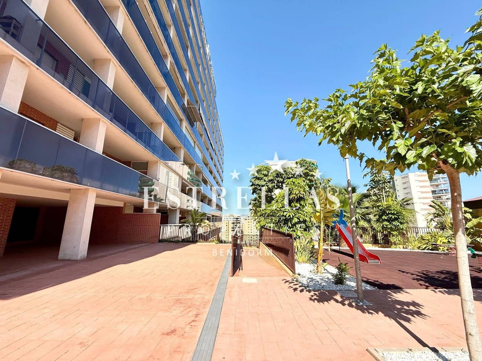 3 makuuhuone Huoneisto myytävänä paikassa La Villajoyosa / Vila Joiosa mukana uima-altaan 
autotalli - 350 000 € (Ref: 9823896)