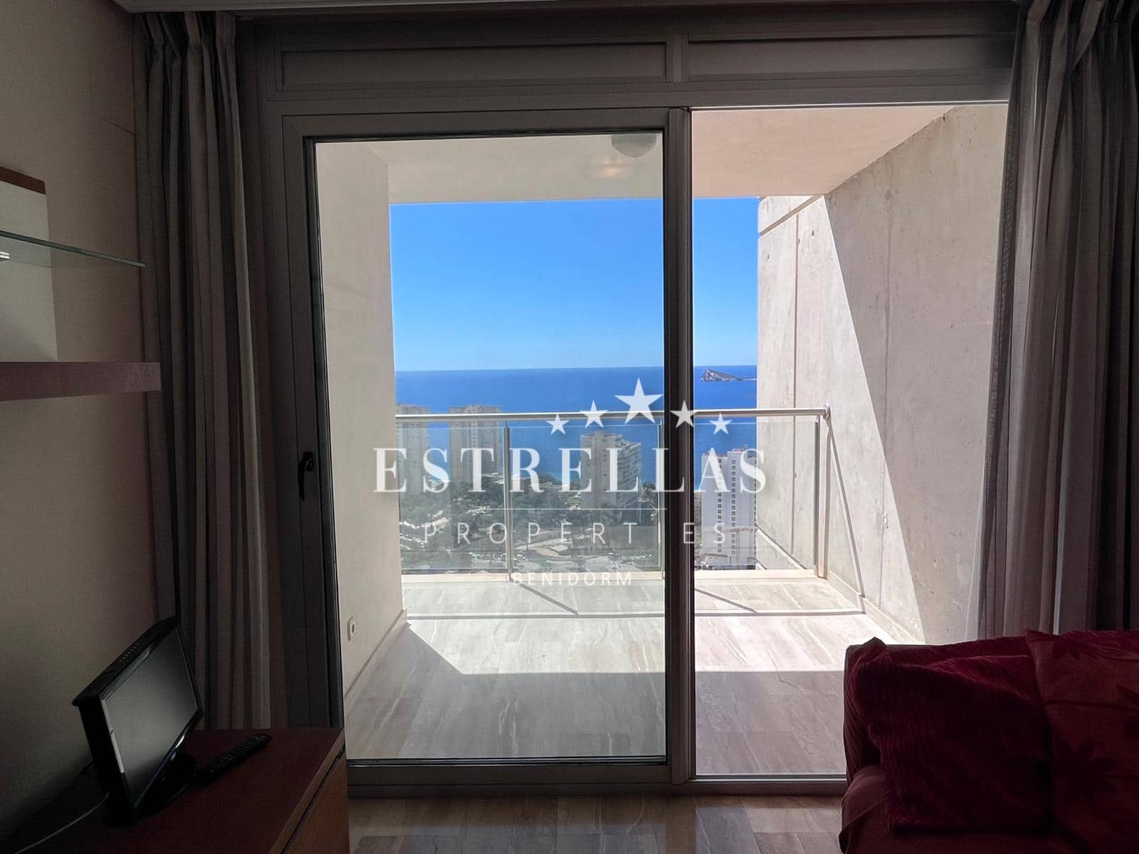 2 bedroom Apartment for sale in Benidorm with pool garage - € 310,000 (Ref: 9841560)