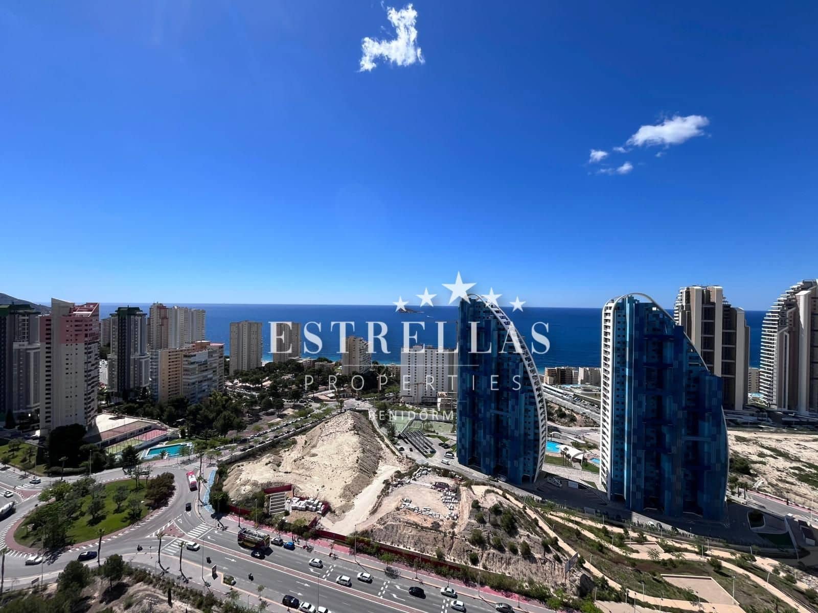 2 bedroom Apartment for sale in Benidorm with pool garage - € 310,000 (Ref: 9841560)