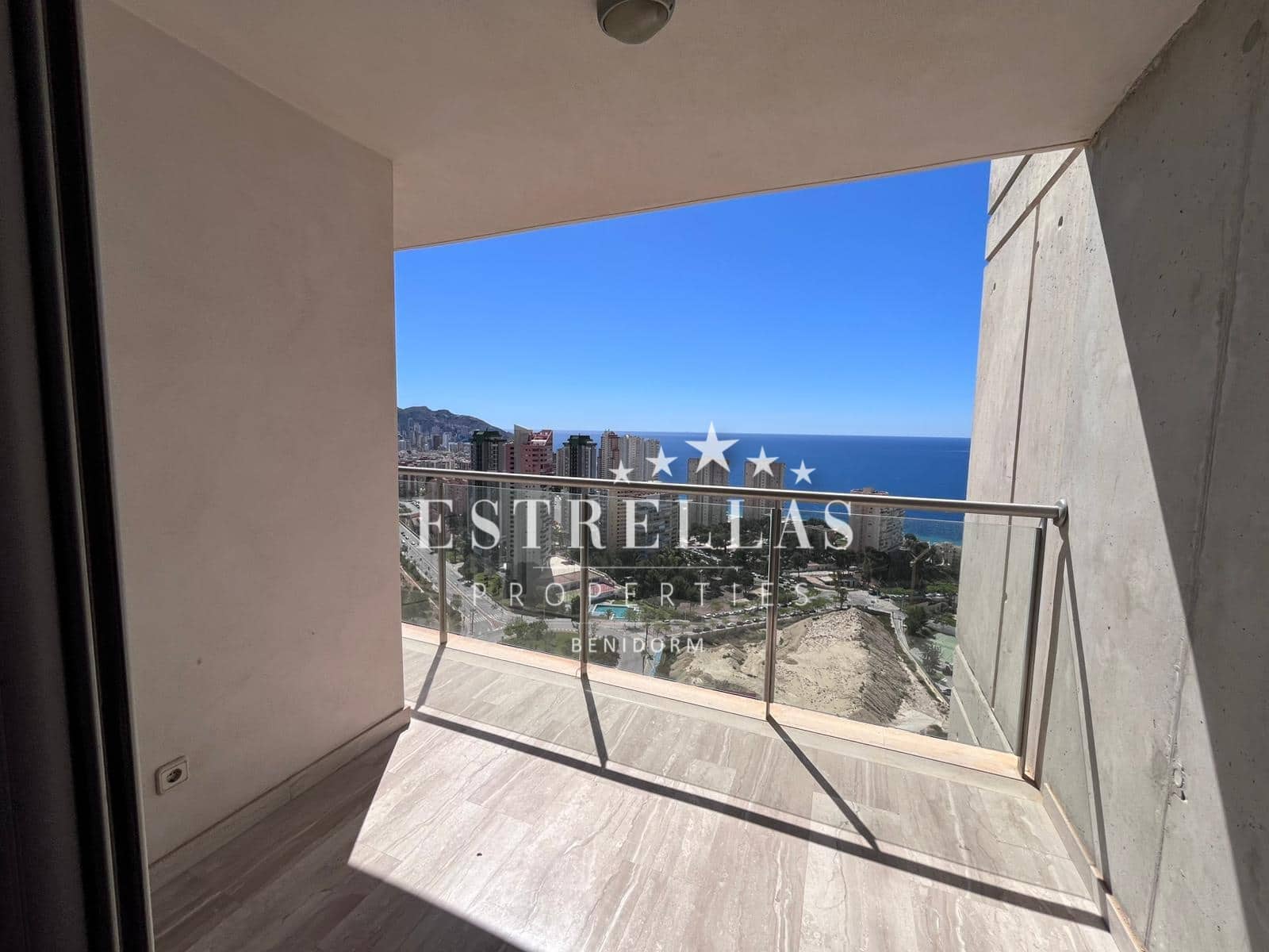 2 bedroom Apartment for sale in Benidorm with pool garage - € 310,000 (Ref: 9841560)