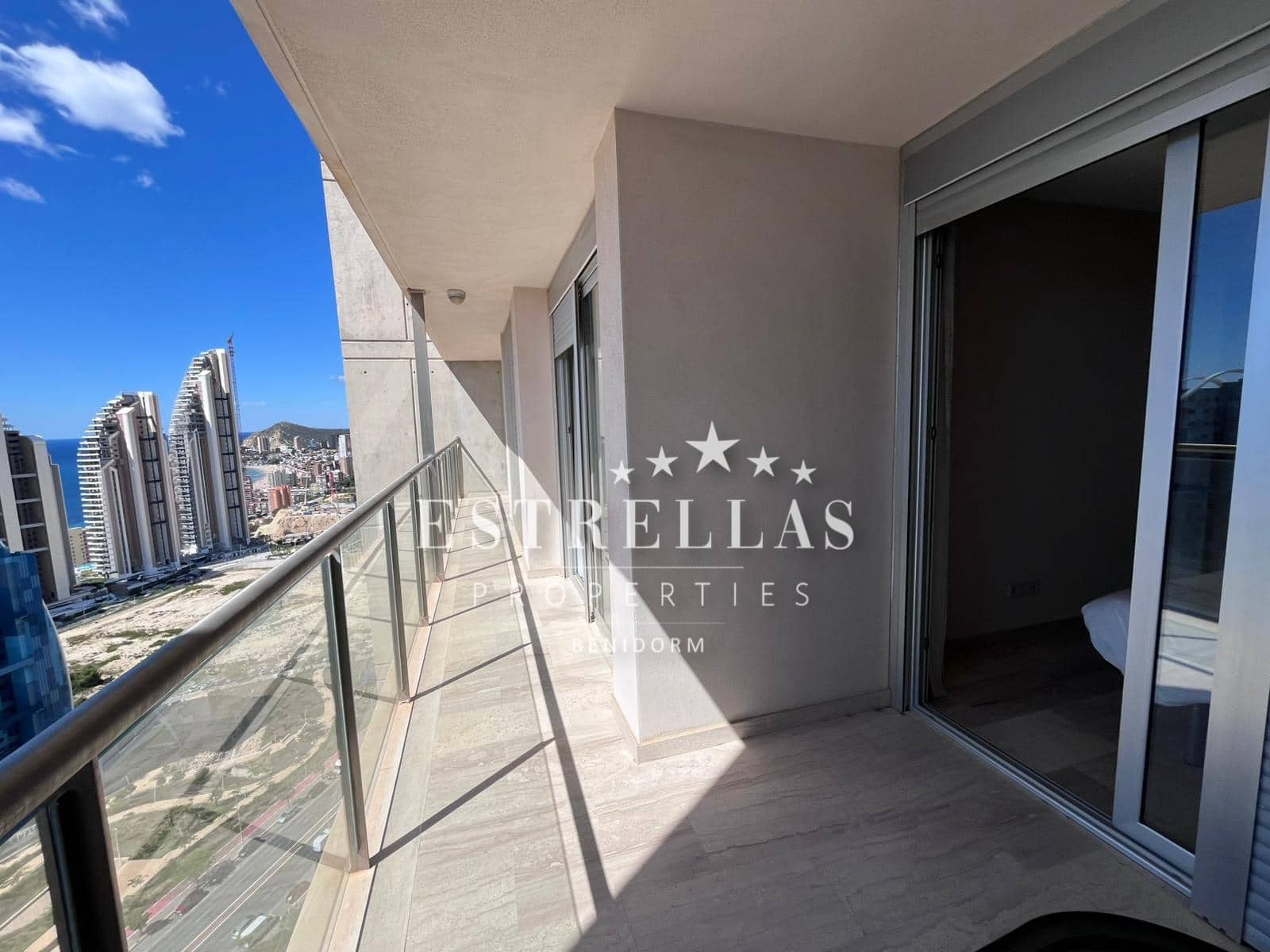 2 bedroom Apartment for sale in Benidorm with pool garage - € 310,000 (Ref: 9841560)