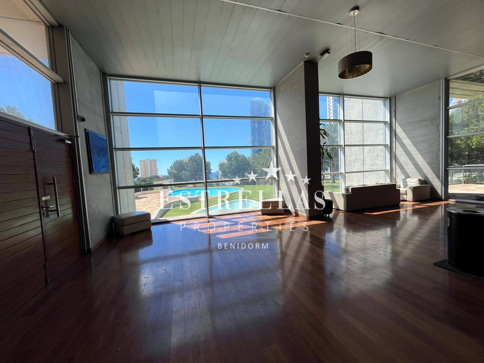 2 bedroom Apartment for sale in Benidorm with pool garage - € 310,000 (Ref: 9841560)
