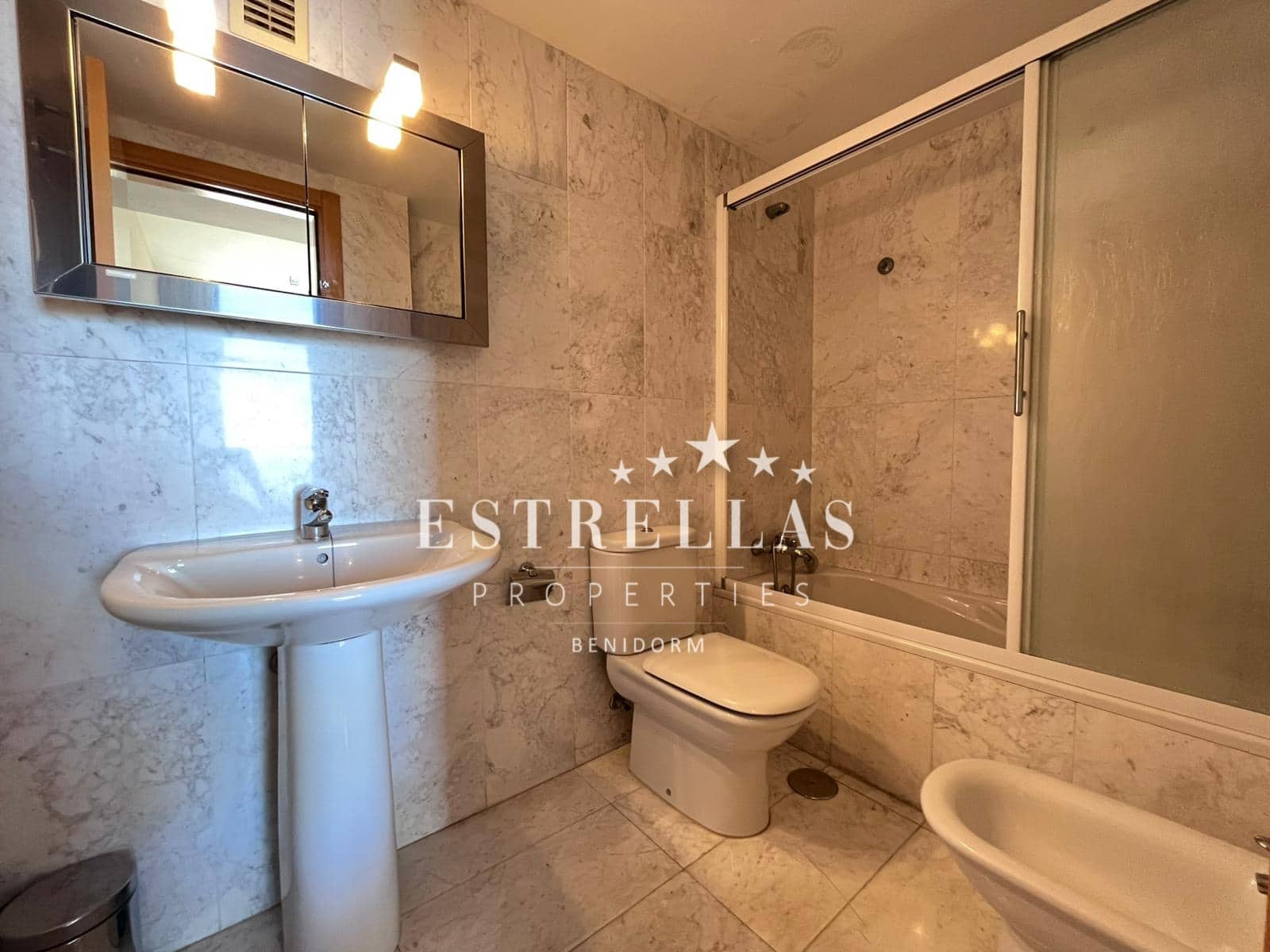 2 bedroom Apartment for sale in Benidorm with pool garage - € 310,000 (Ref: 9841560)