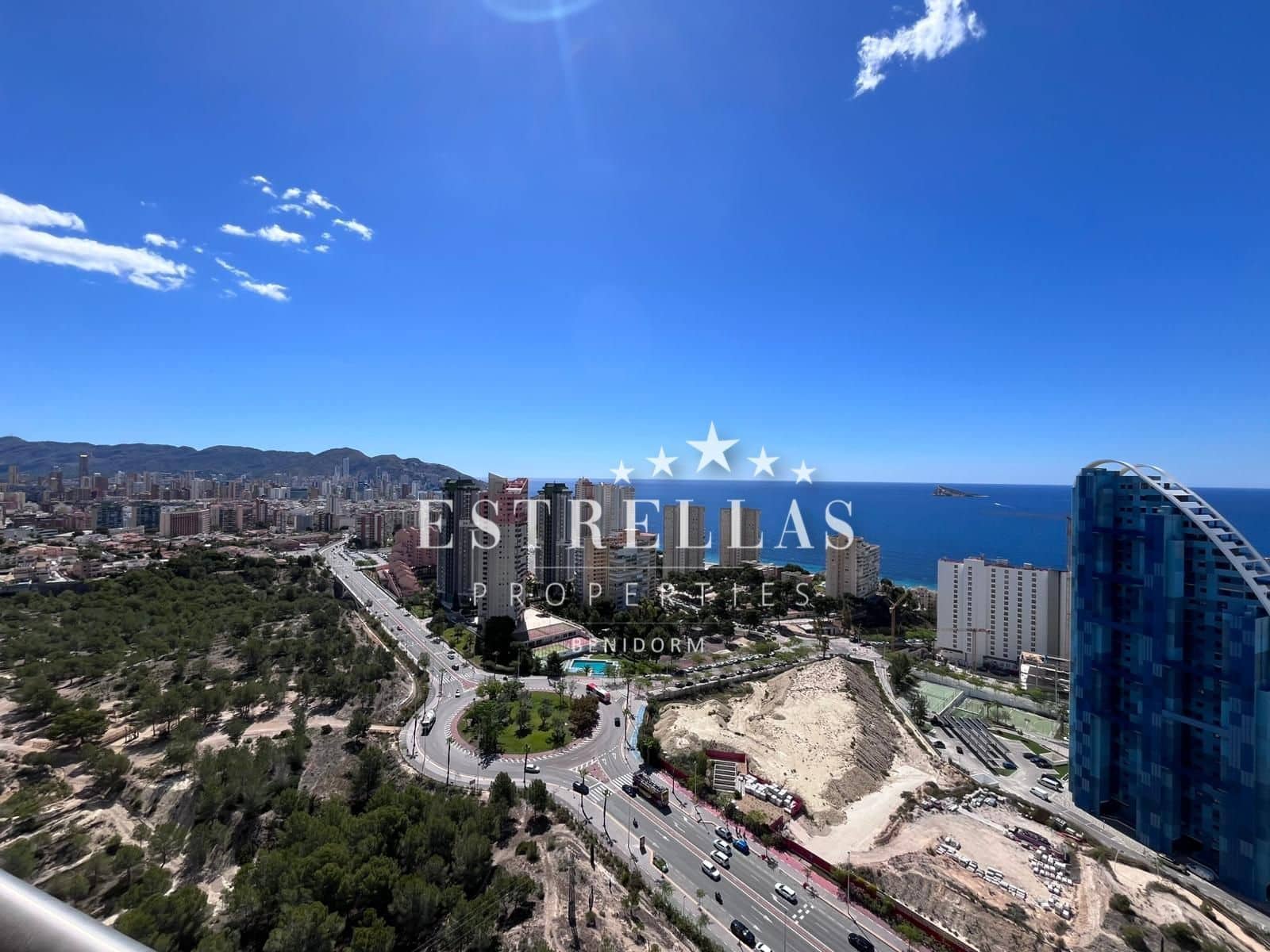 2 bedroom Apartment for sale in Benidorm with pool garage - € 310,000 (Ref: 9841560)
