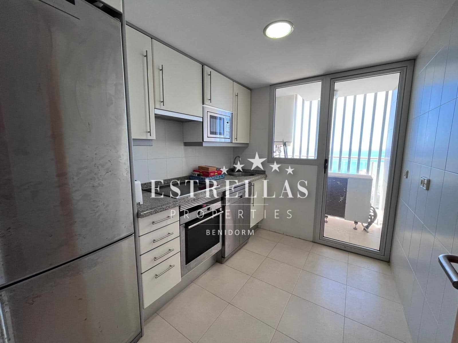 2 bedroom Apartment for sale in Benidorm with pool garage - € 310,000 (Ref: 9841560)