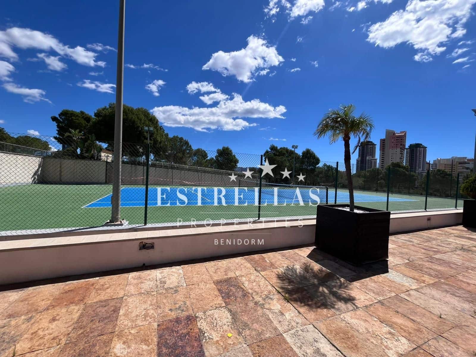 2 bedroom Apartment for sale in Benidorm with pool garage - € 310,000 (Ref: 9841560)