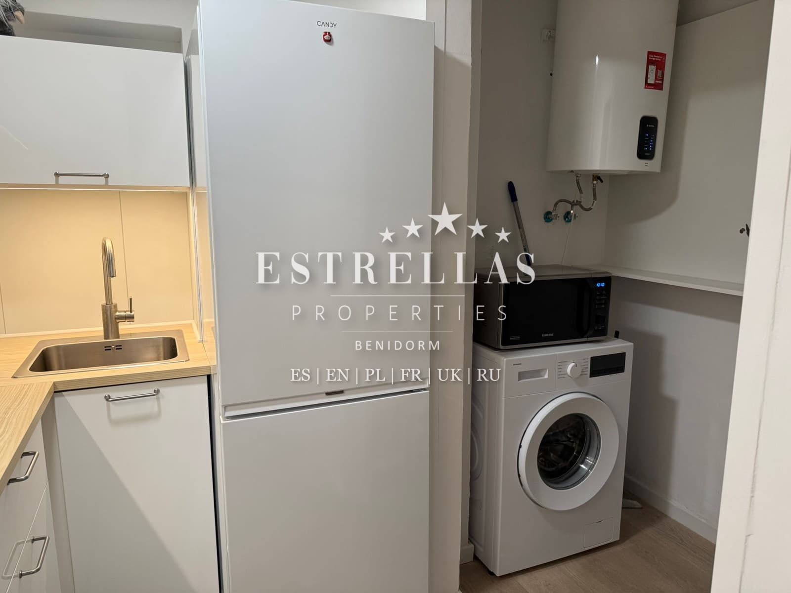 2 Zimmer Apartment zu verkaufen in Benidorm mit Pool Garage - 204.000 € (Ref: 9853036)