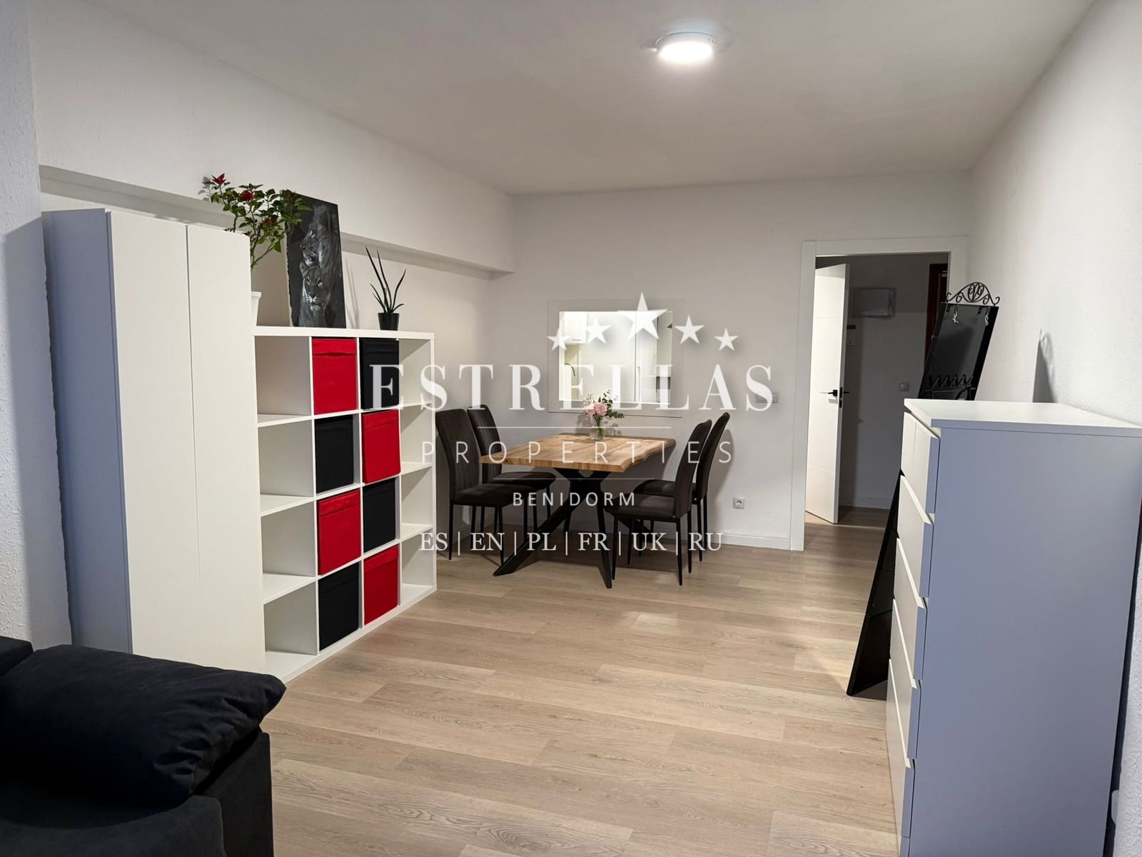 2 Zimmer Apartment zu verkaufen in Benidorm mit Pool Garage - 204.000 € (Ref: 9853036)