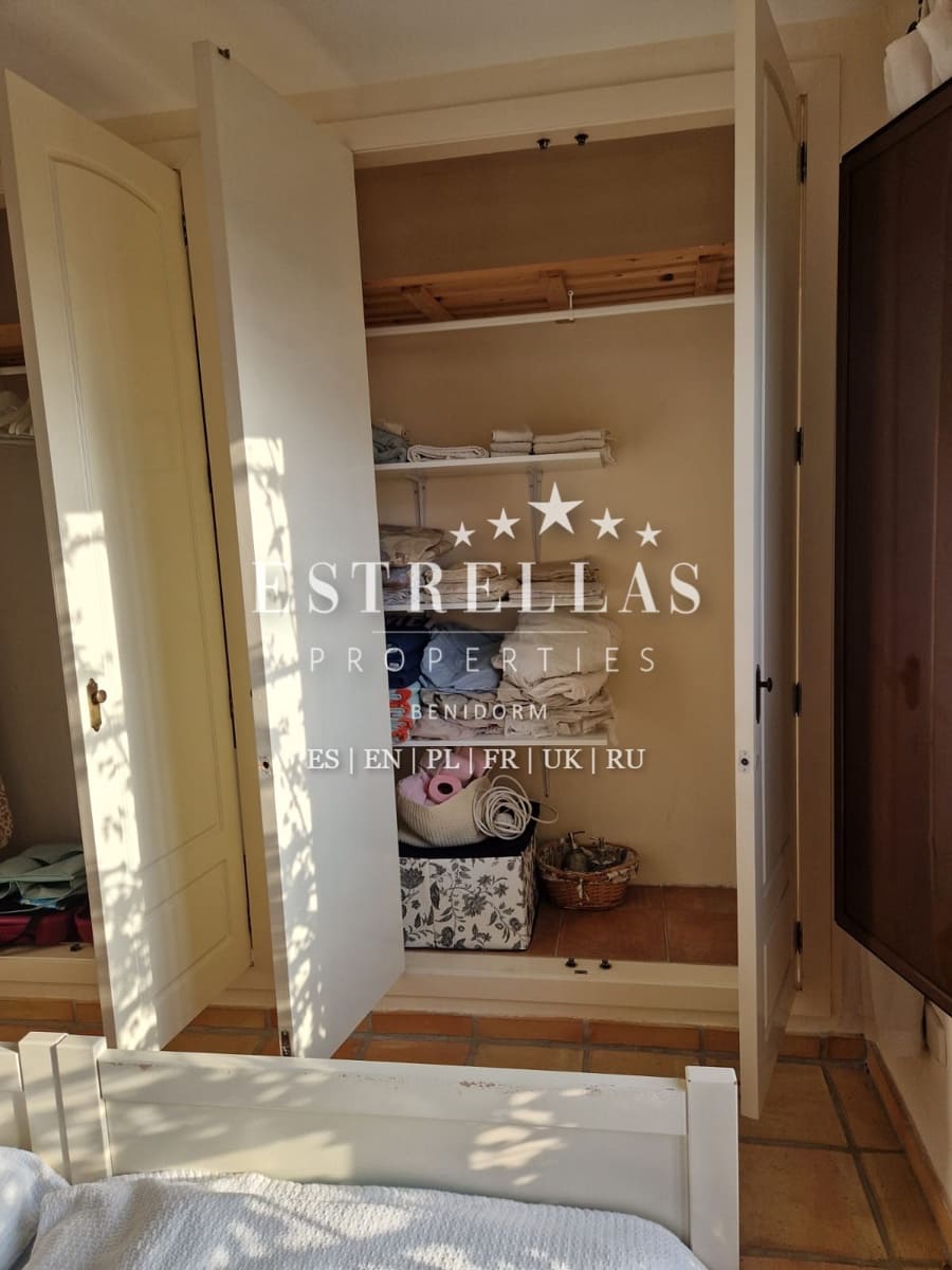 Adosado de 2 habitaciones en Finestrat en venta con piscina - 335.000 € (Ref: 9853037)