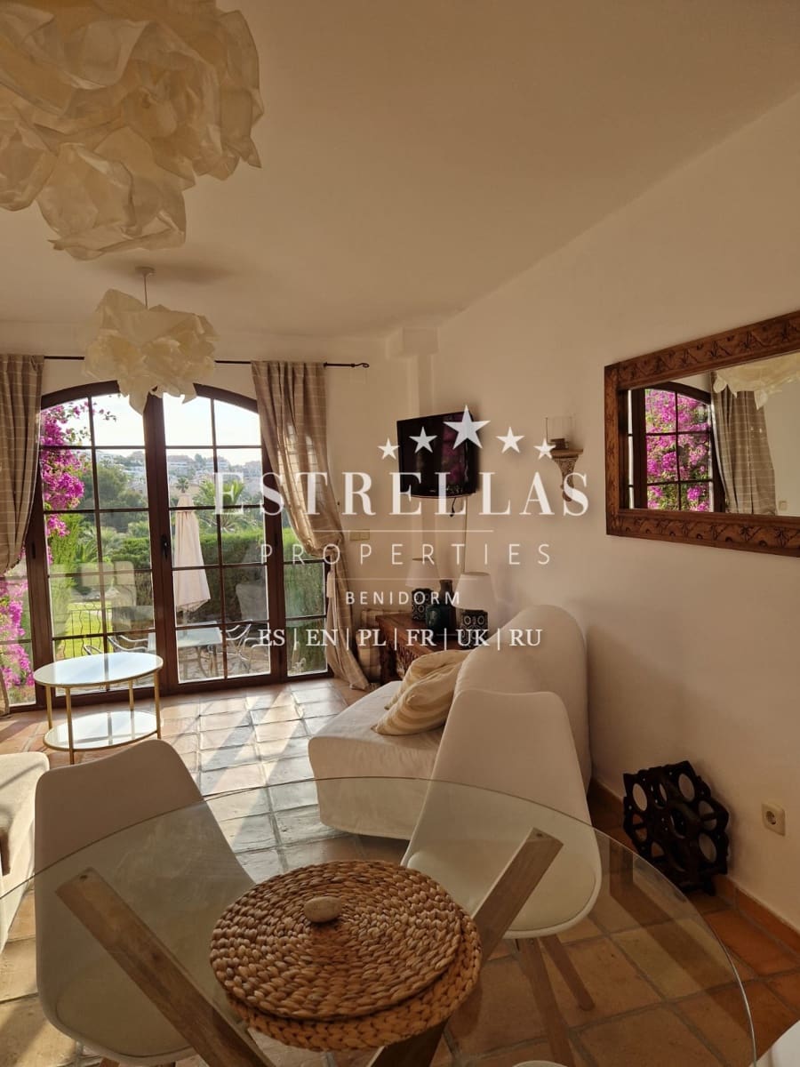 Adosado de 2 habitaciones en Finestrat en venta con piscina - 335.000 € (Ref: 9853037)