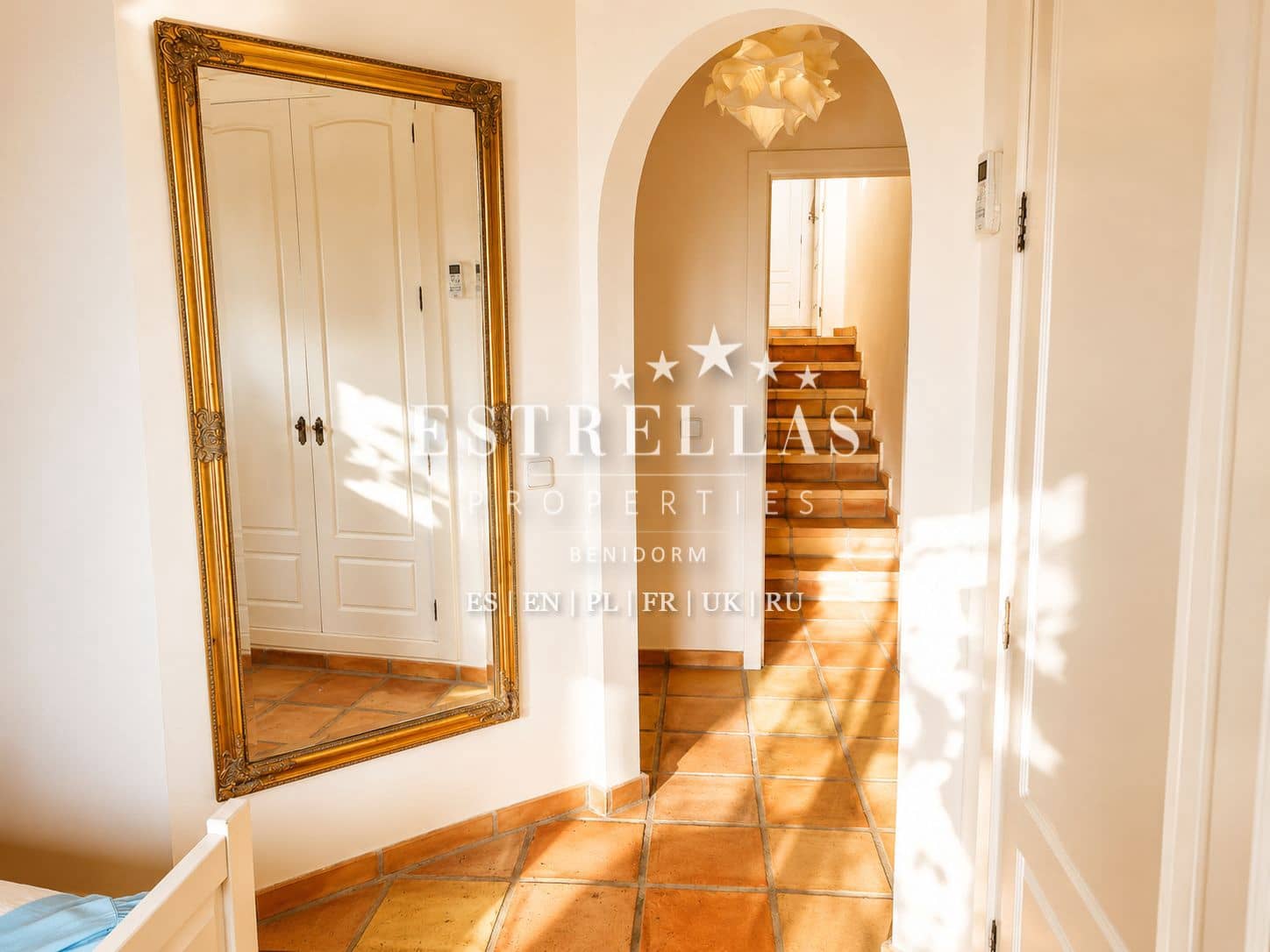 Adosado de 2 habitaciones en Finestrat en venta con piscina - 335.000 € (Ref: 9853037)