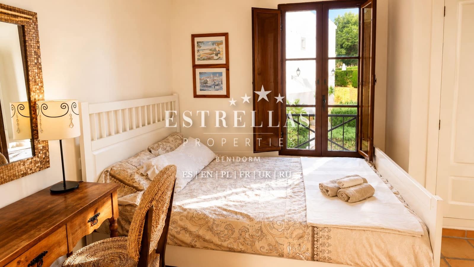 Adosado de 2 habitaciones en Finestrat en venta con piscina - 335.000 € (Ref: 9853037)