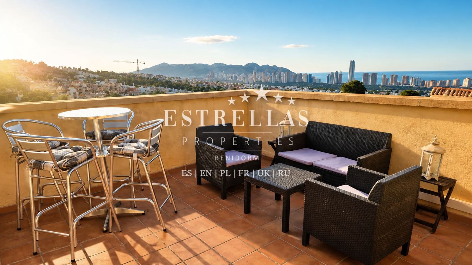 Adosado de 2 habitaciones en Finestrat en venta con piscina - 335.000 € (Ref: 9853037)